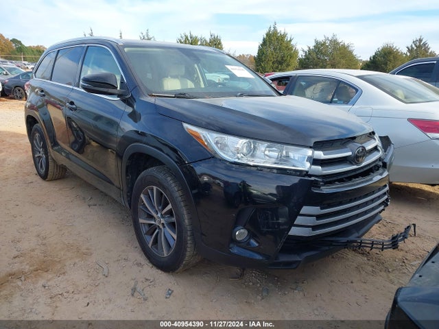 Toyota Highlander Xle 2018 5TDKZRFH9JS528635 Image 1