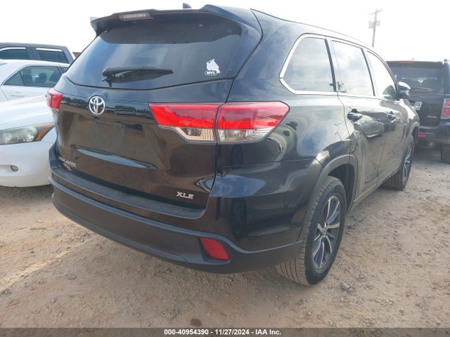 Toyota Highlander Xle 2018 5TDKZRFH9JS528635 Image 4