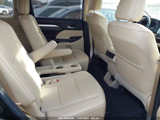 Toyota Highlander Xle 2018 5TDKZRFH9JS528635 Image 8