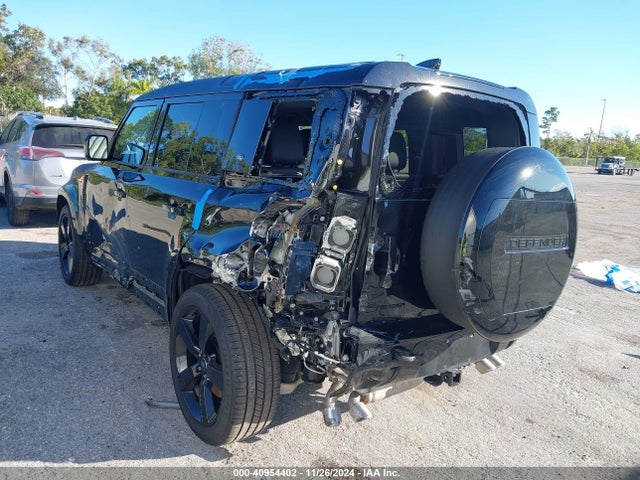 SALEBEEE0R2295337 Land Rover Defender 110 P525 V8