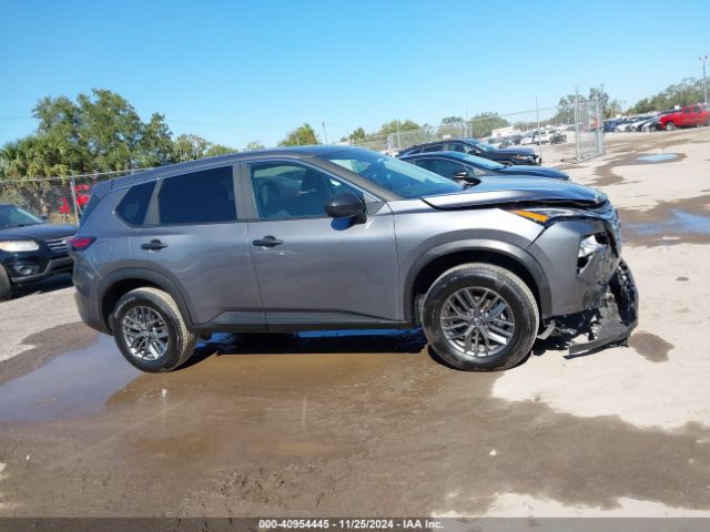 5N1BT3AA9RC696163 Nissan Rogue S Fwd