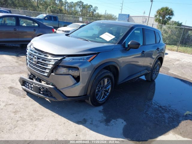 5N1BT3AA9RC696163 Nissan Rogue S Fwd