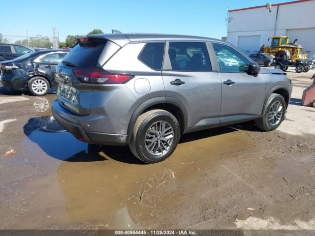 5N1BT3AA9RC696163 Nissan Rogue S Fwd