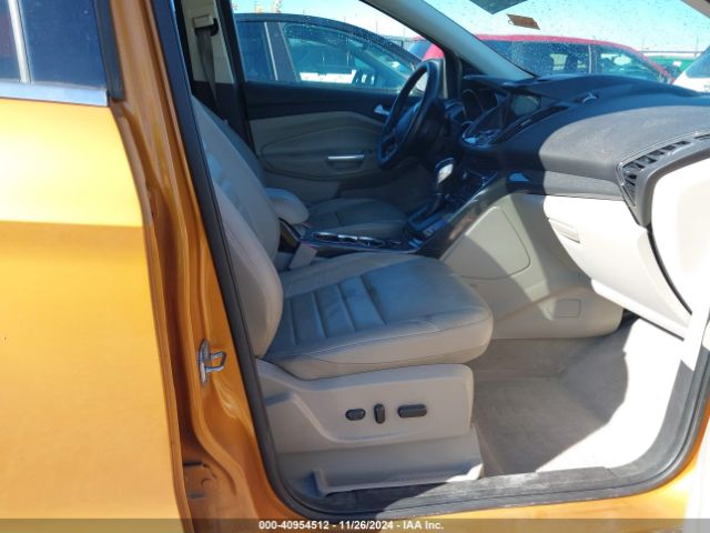 1FMCU9J91GUC51076 Ford Escape Titanium