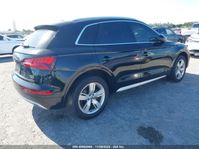WA1BNAFY0J2015336 Audi Q5 2.0t Premium/2.0t Tech Premium