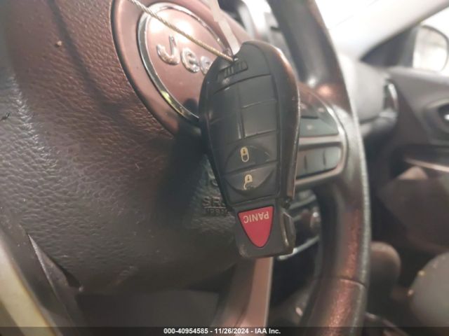 1C4PJLCB7KD175755 Jeep Cherokee Latitude