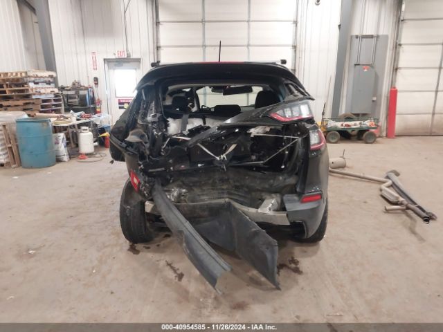 1C4PJLCB7KD175755 Jeep Cherokee Latitude