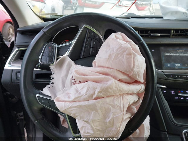 2017 CADILLAC XT5 1GYKNDRSXHZ140757 Photo 10