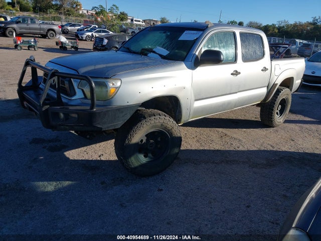 Toyota Tacoma Double Cab 2014 3TMLU4EN6EM146713 Image 2