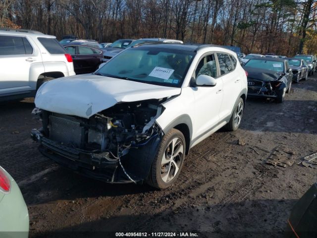 KM8J3CA23JU725675 Hyundai Tucson Value