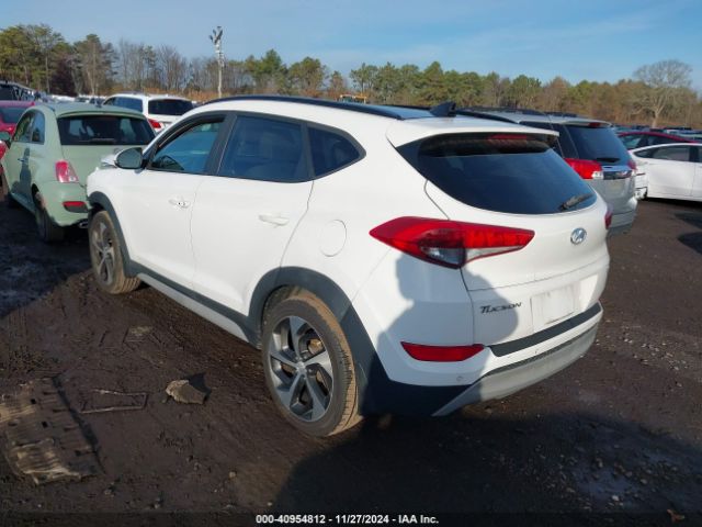 KM8J3CA23JU725675 Hyundai Tucson Value