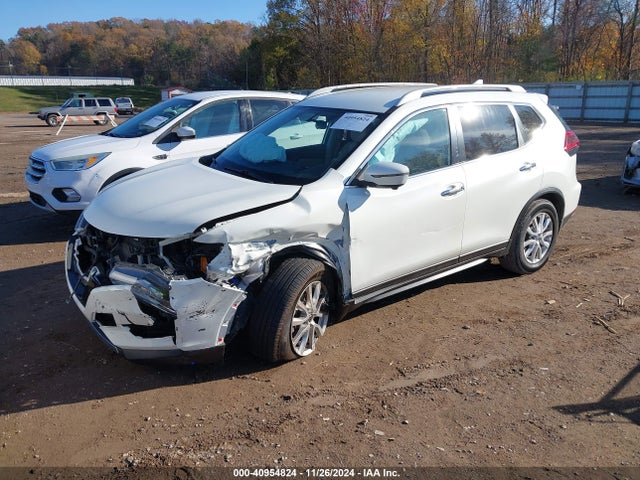 Nissan ROGUE SV 2018 5N1AT2MT7JC832698 Image 2
