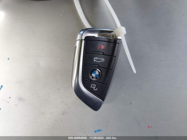 3MW5R1J09L8B10245 BMW 330I