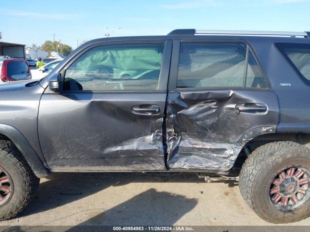 JTEMU5JR9M5866655 Toyota 4RUNNER SR5
