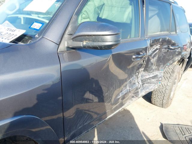 JTEMU5JR9M5866655 Toyota 4RUNNER SR5