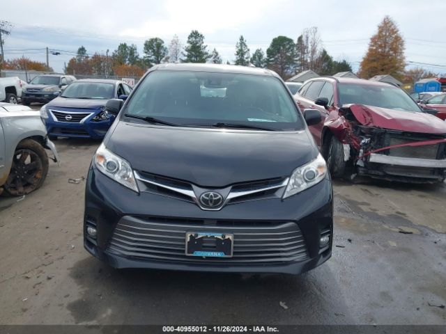 5TDYZ3DCXJS937855 Toyota Sienna Xle 8 Passenger