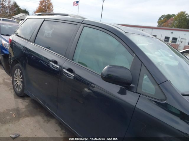5TDYZ3DCXJS937855 Toyota Sienna Xle 8 Passenger