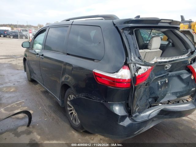 5TDYZ3DCXJS937855 Toyota Sienna Xle 8 Passenger