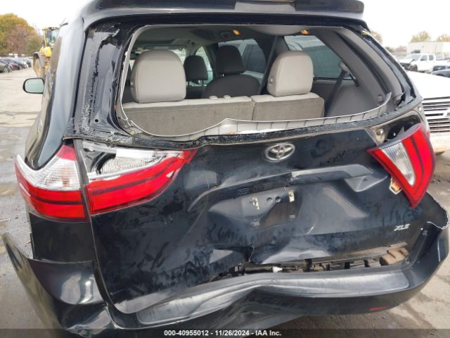 5TDYZ3DCXJS937855 Toyota Sienna Xle 8 Passenger