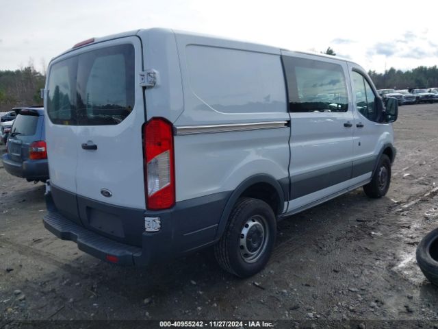 1FTYR1YM6FKA61310 Ford Transit-250