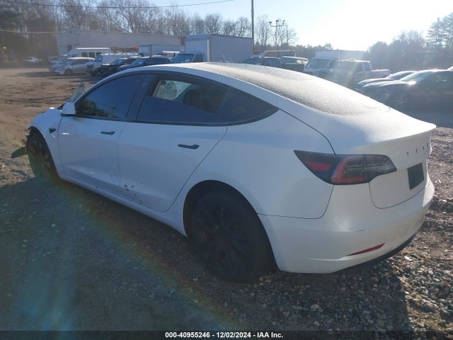 2022 TESLA MODEL 3 5YJ3E1EB6NF333309 Photo 2
