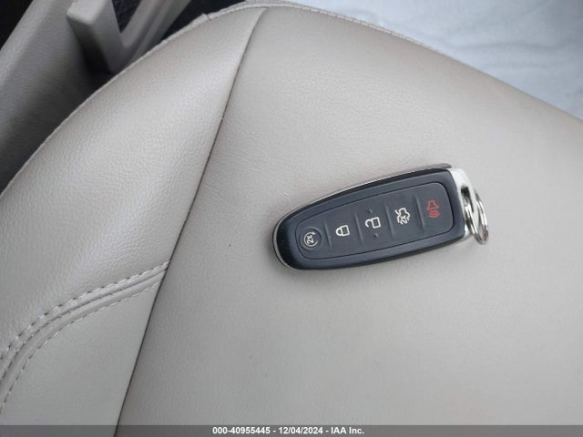 Ford C-max Hybrid Titanium 2018 1FADP5DU0JL100712 Image 11