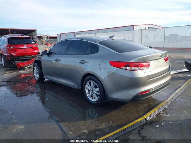 5XXGT4L35JG229633 KIA Optima Lx