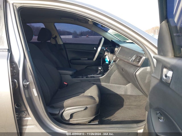 5XXGT4L35JG229633 KIA Optima Lx