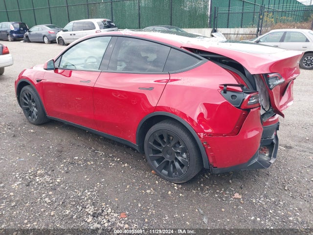2023 TESLA MODEL Y 7SAYGDEE9PF851688 Photo 2