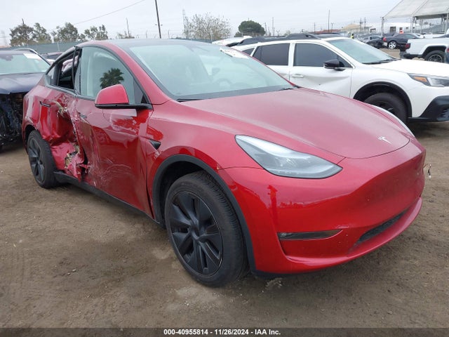 2024 TESLA MODEL Y 7SAYGDEEXRF156459 Photo 0