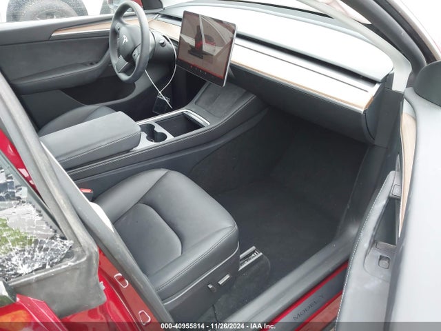 2024 TESLA MODEL Y 7SAYGDEEXRF156459 Photo 4