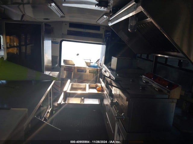 2014 Ford Bus E-350 Cutaway მანქანა იყიდება აუქციონზე, vin: 1FDEE3FL4EDA29135, აუქციონის ნომერი: 40955984
