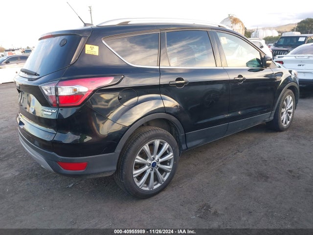 Ford Escape Titanium 2017 1FMCU0J96HUB45087 Image 4
