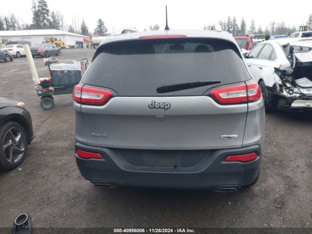 1C4PJMCS7HW637640 Jeep Cherokee Latitude 4x4