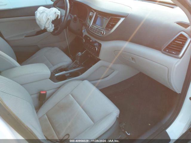 KM8J33A24HU549004 Hyundai Tucson Sport