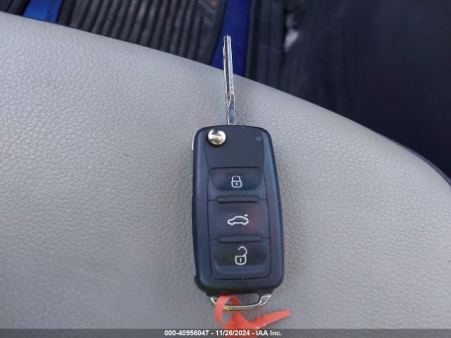 1VWBT7A37FC087241 Volkswagen Passat 1.8t Sport