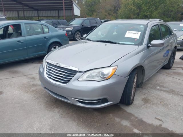 Chrysler 200 LX 2014 1C3CCBABXEN122508 Image 2