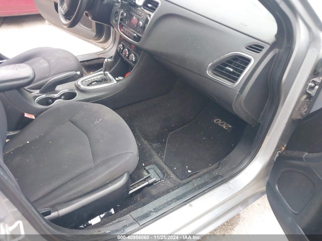 Chrysler 200 LX 2014 1C3CCBABXEN122508 Image 5