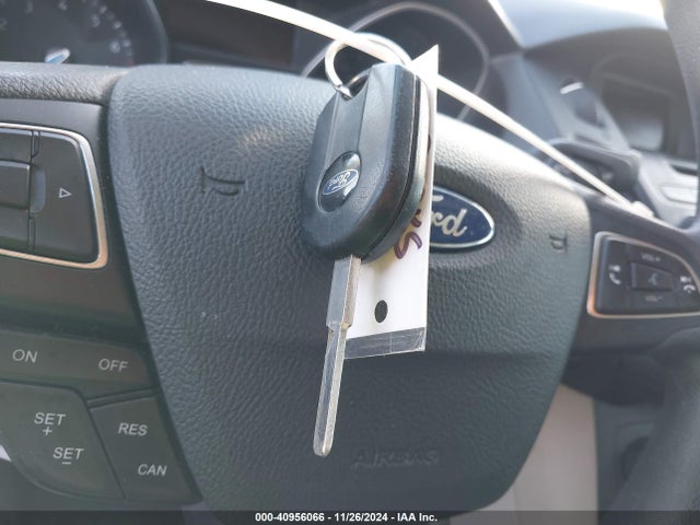 Ford FOCUS SE 2017 1FADP3F24HL254124 Image 11