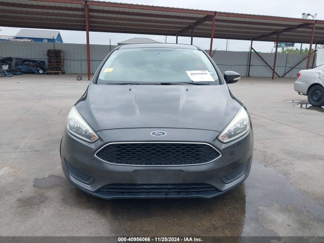 Ford FOCUS SE 2017 1FADP3F24HL254124 Image 13
