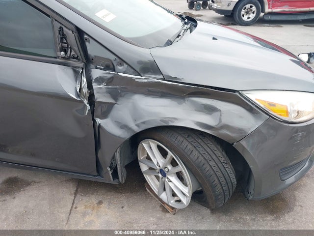Ford FOCUS SE 2017 1FADP3F24HL254124 Image 6