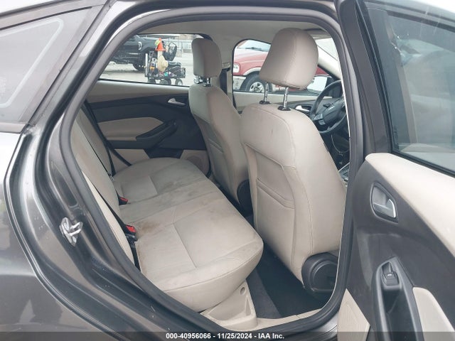 Ford FOCUS SE 2017 1FADP3F24HL254124 Image 8