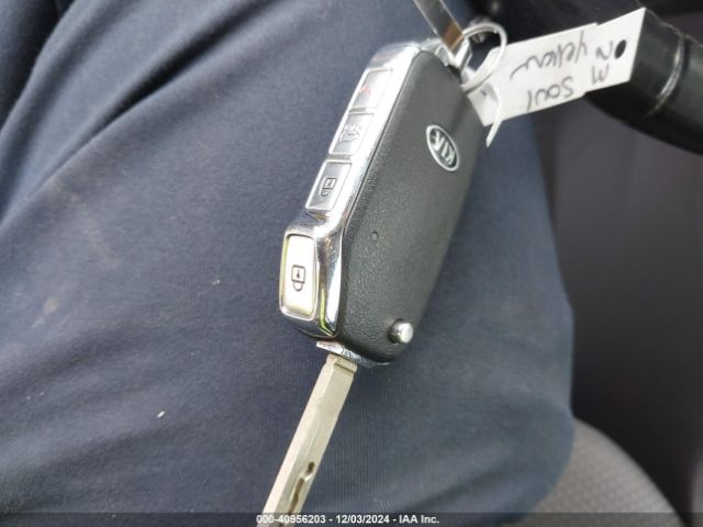 KNDJ23AU5L7049983 KIA Soul X-line