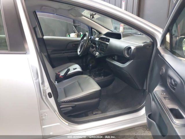 JTDKDTB33F1580014 Toyota Prius C One