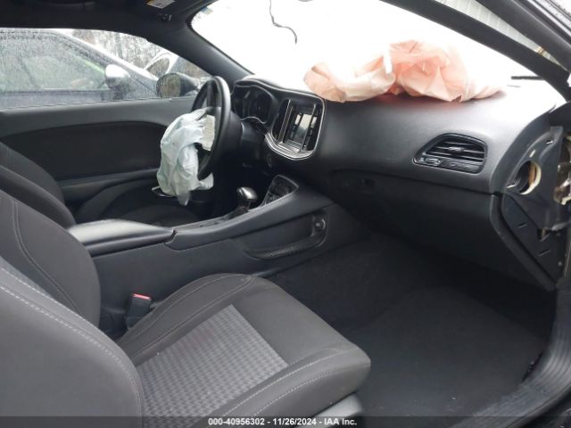 2C3CDZAGXLH236077 Dodge Challenger Sxt
