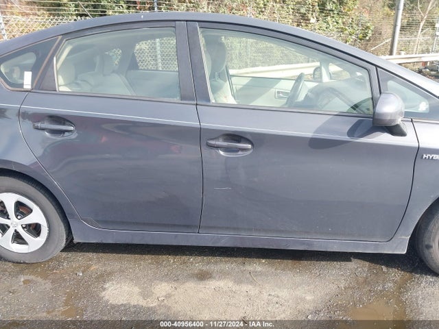 Toyota Prius Two 2015 JTDKN3DU2F0435670 Image 14