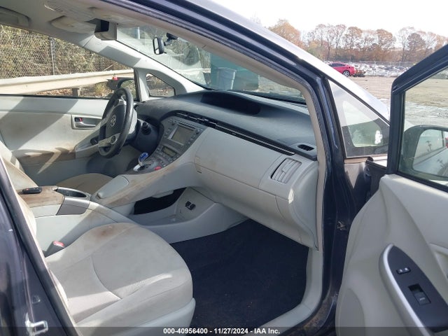 Toyota Prius Two 2015 JTDKN3DU2F0435670 Image 5