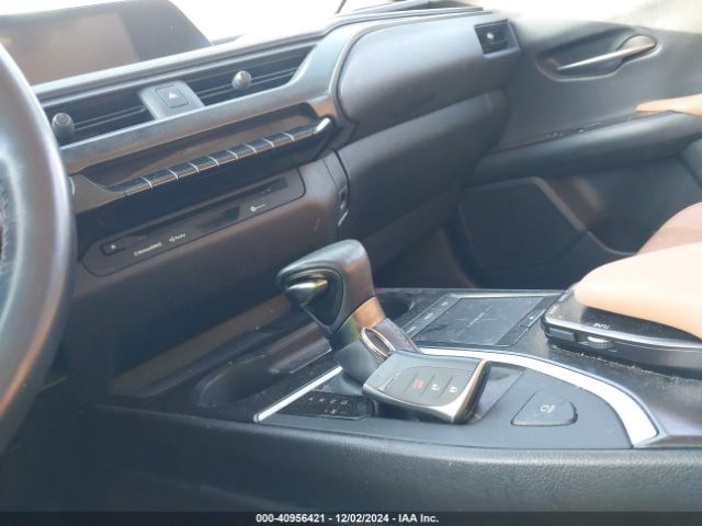 JTHY3JBHXK2017624 Lexus UX 200