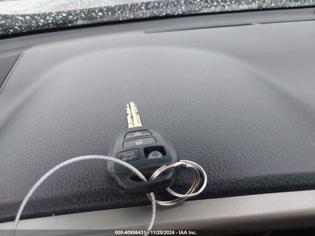 Toyota Rav4 Xle 2018 2T3WFREV6JW409554 Image 11