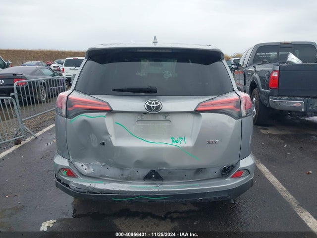 Toyota Rav4 Xle 2018 2T3WFREV6JW409554 Image 16